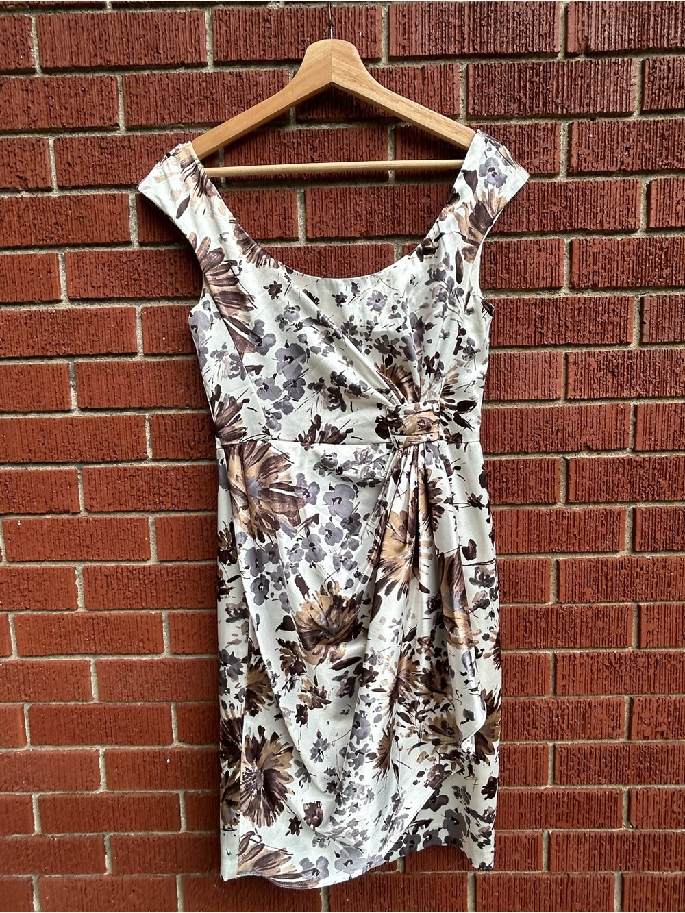 Maggy London Floral Ruched Sheath Cocktail Dress Ivory Brown Size 8